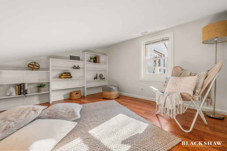 33 Getting Crescent Campbell 33 Getting Crescent Campbell