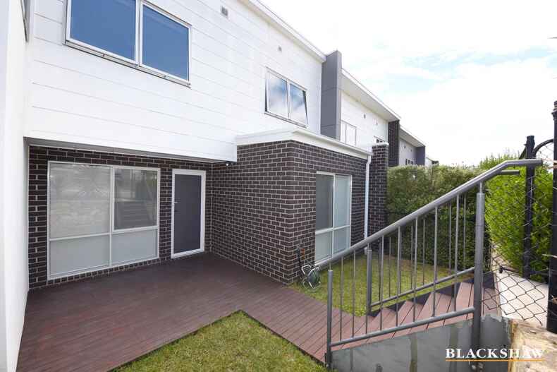 9/11 Castan Street Coombs