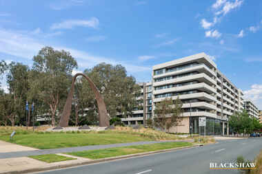 220/2 Anzac Park Campbell