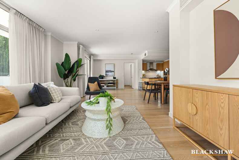 16/12 National Circuit Barton 16/12 National Circuit Barton