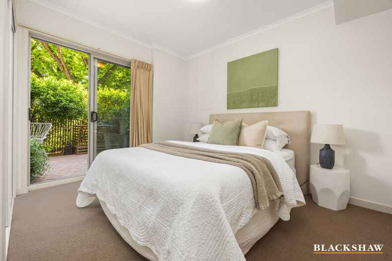 16/12 National Circuit Barton 16/12 National Circuit Barton