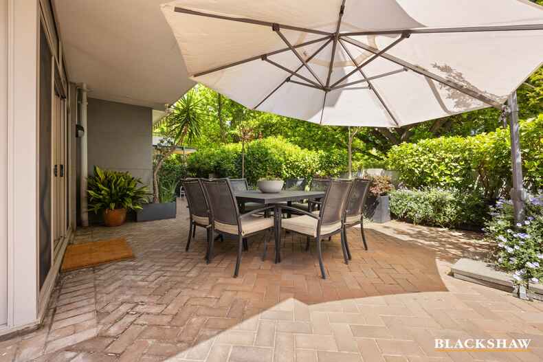 16/12 National Circuit Barton 16/12 National Circuit Barton