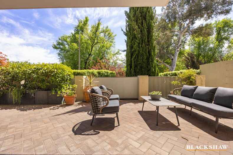 16/12 National Circuit Barton 16/12 National Circuit Barton