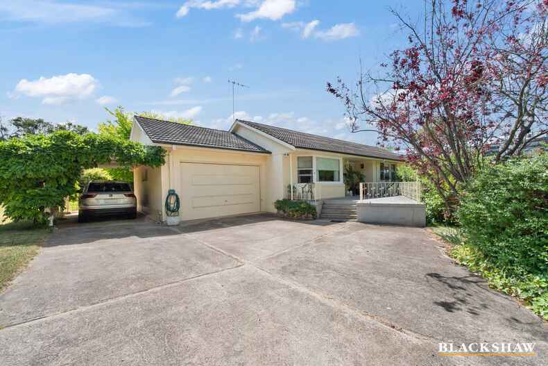 32 Golden Grove Red Hill