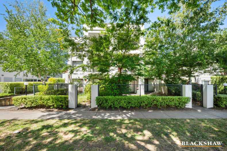 10/16 Macleay Street Turner