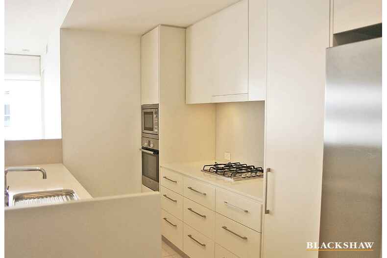 74/11 Eastlake Parade Kingston