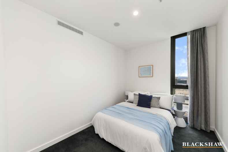 1204/39 London Circuit City