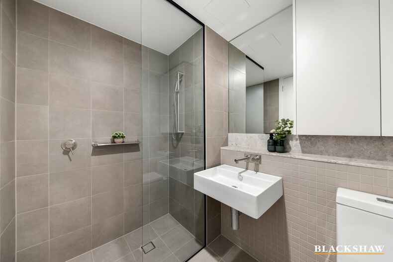 1204/39 London Circuit City