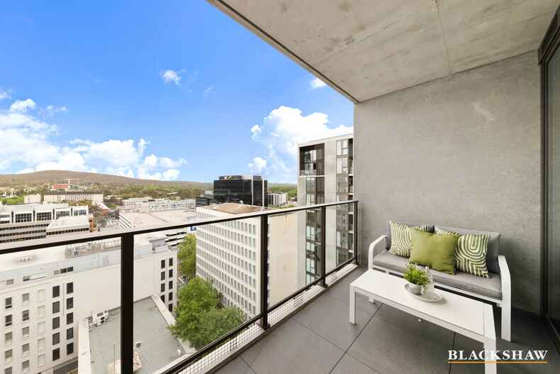 1204/39 London Circuit City