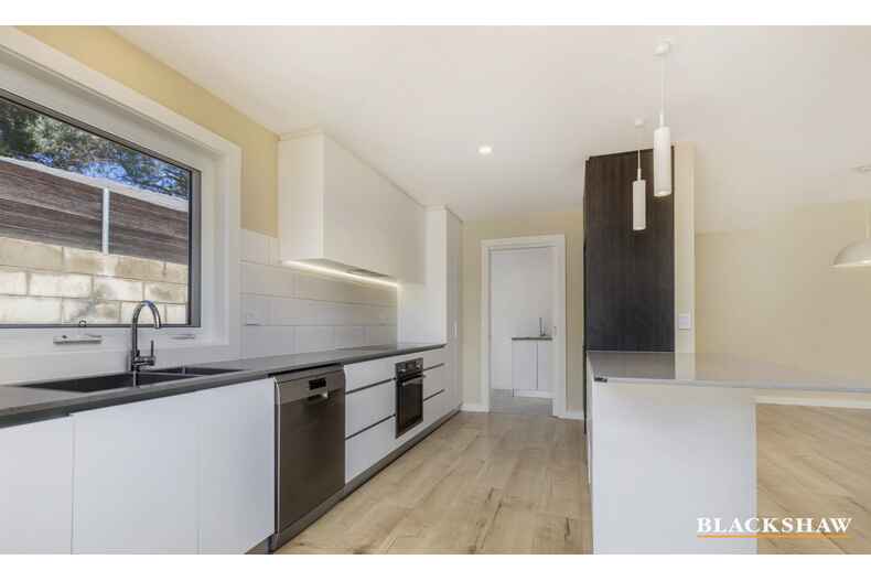 2/215 La Perouse Street Red Hill