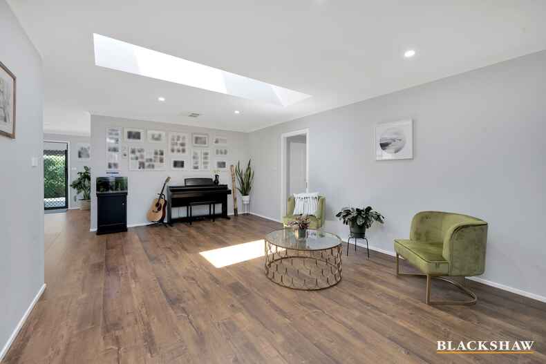 3 Ikara Close Dunlop 3 Ikara Close Dunlop