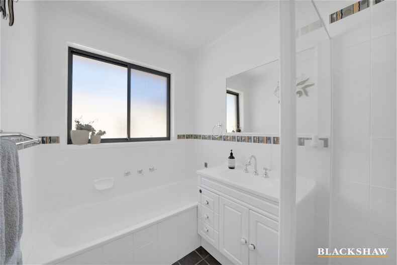 3 Ikara Close Dunlop 3 Ikara Close Dunlop