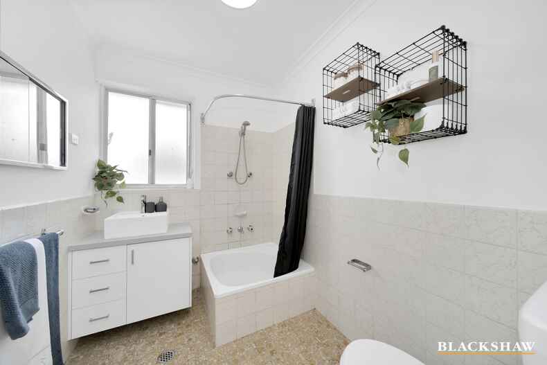 13/2 Booth Street Queanbeyan East