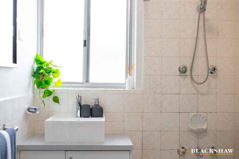 13/2 Booth Street Queanbeyan East