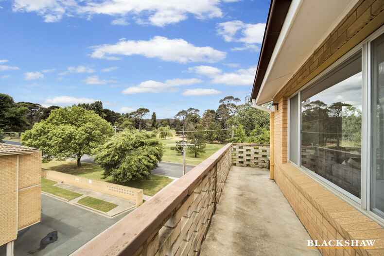 13/2 Booth Street Queanbeyan East