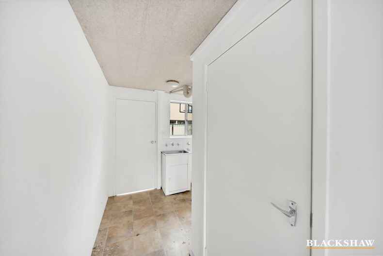 13/2 Booth Street Queanbeyan East