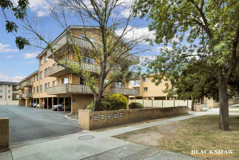 13/2 Booth Street Queanbeyan East