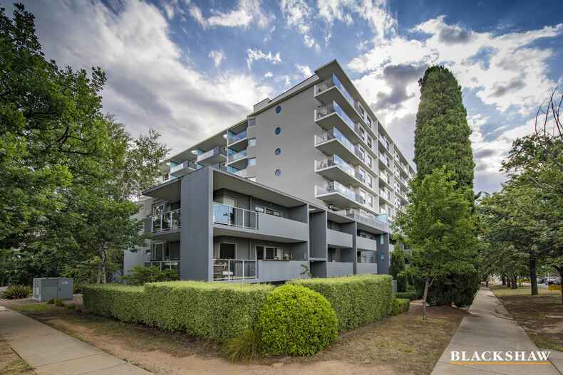 808/17 Dooring Street Braddon