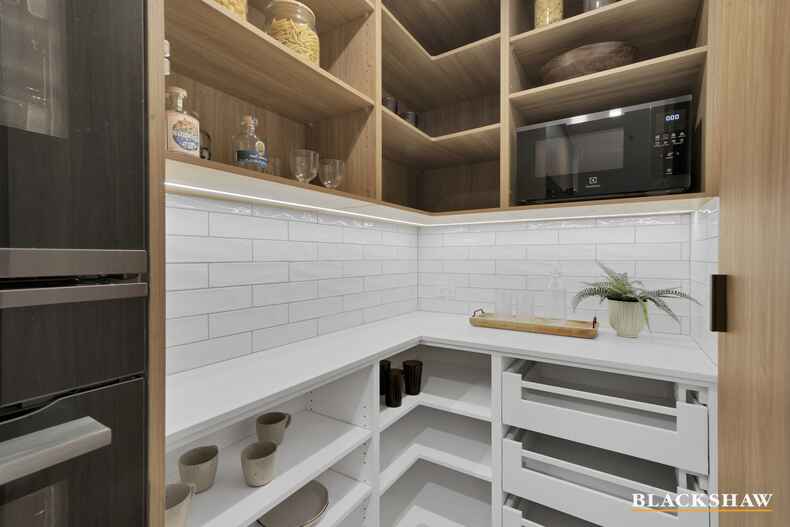 117 Hopetoun Circuit Yarralumla 117 Hopetoun Circuit Yarralumla