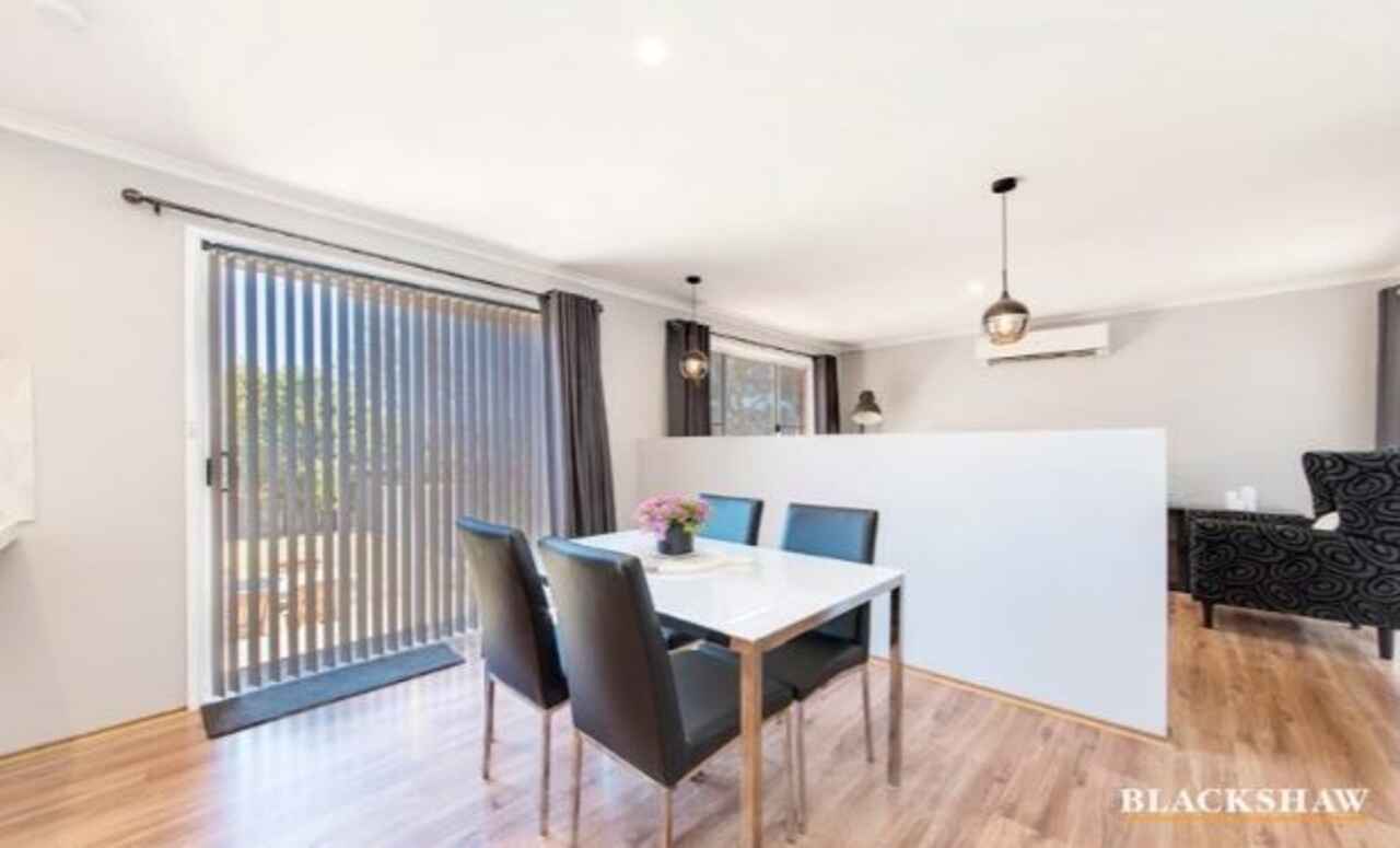 3 Revell Close Gordon