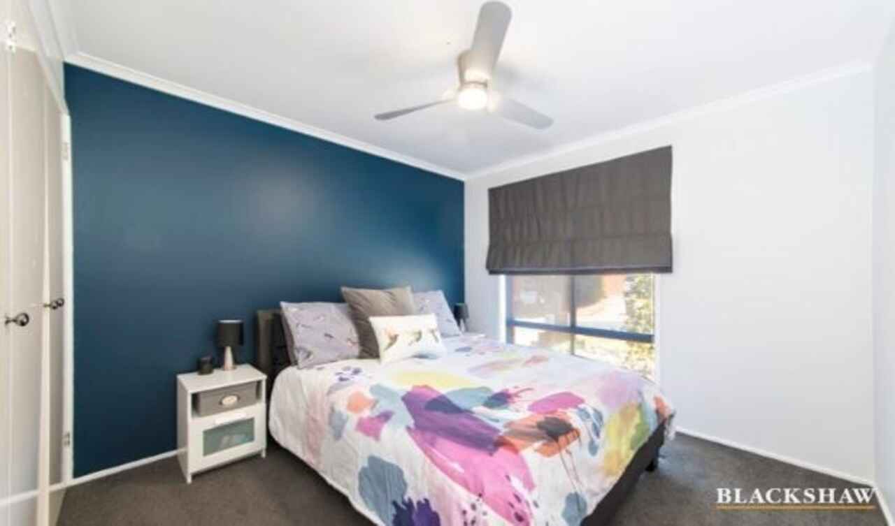 3 Revell Close Gordon