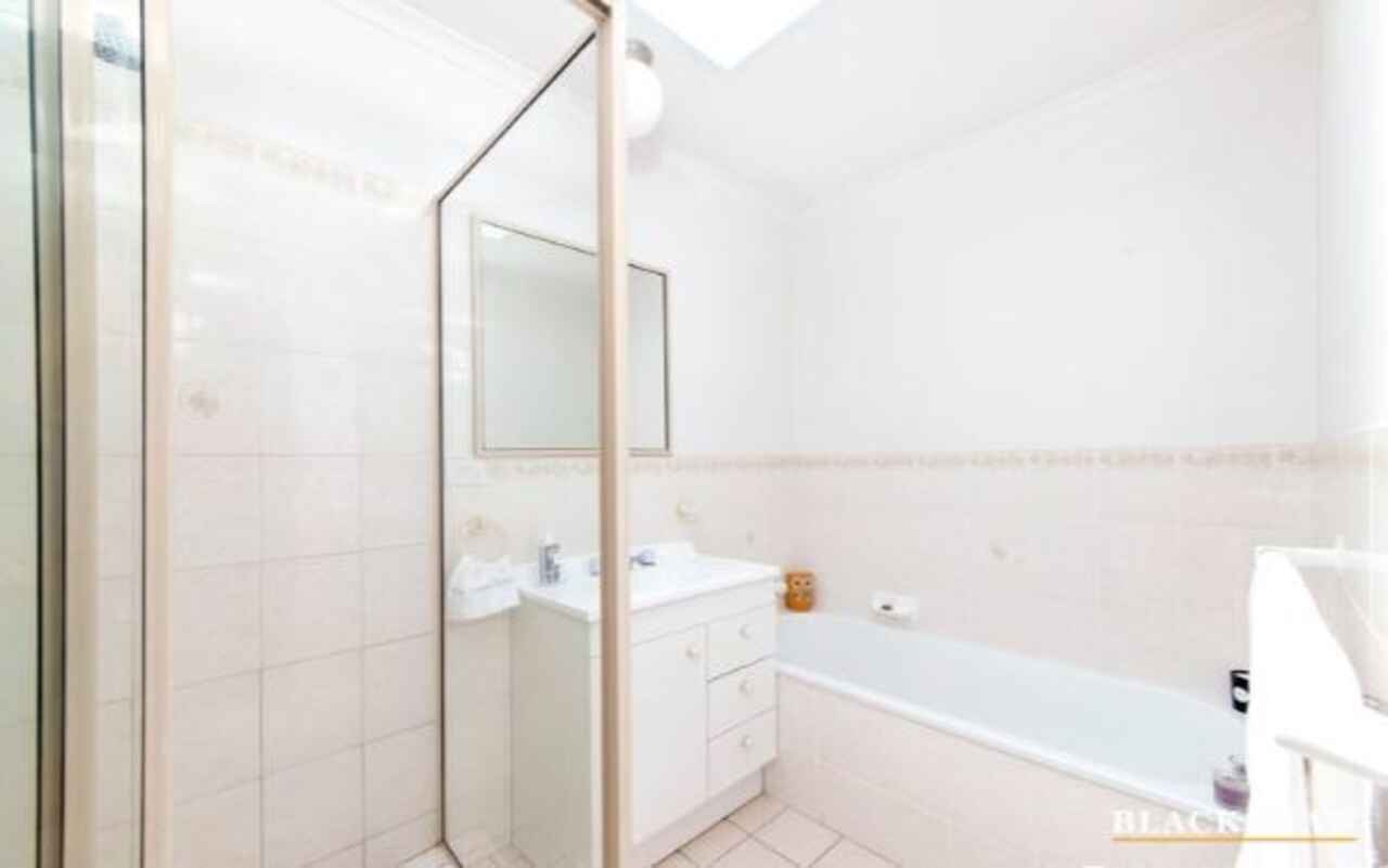 3 Revell Close Gordon