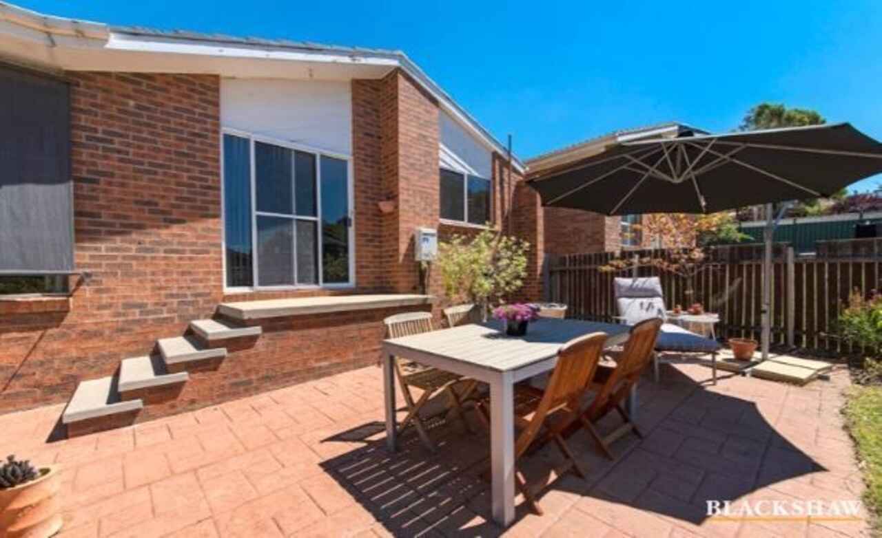 3 Revell Close Gordon