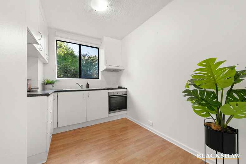 8/8-16 Walsh Place Curtin