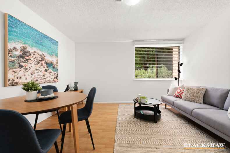 8/8-16 Walsh Place Curtin