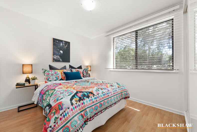 8/8-16 Walsh Place Curtin