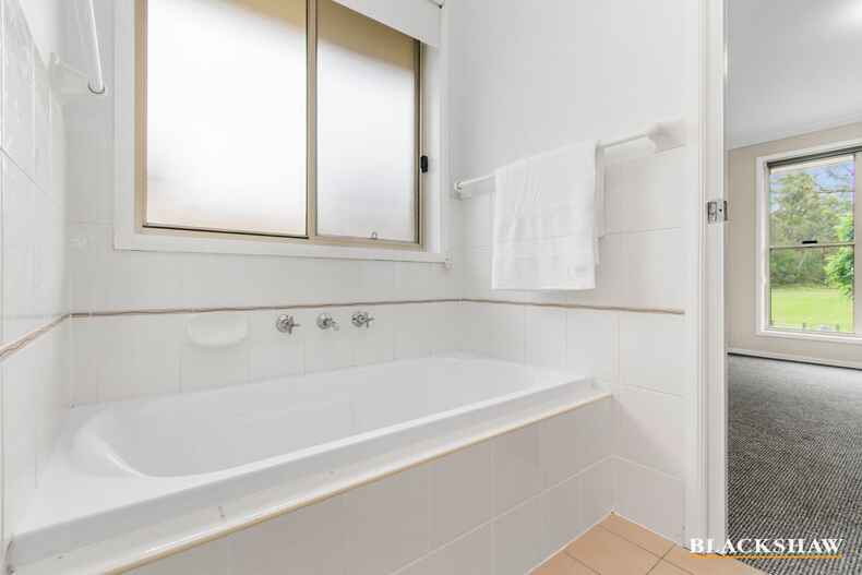 2 Stuart Place Sunshine Bay