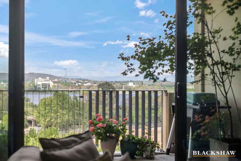 602/59 Constitution Avenue Campbell