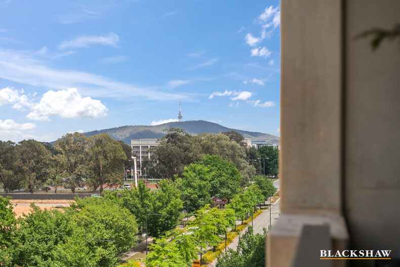 602/59 Constitution Avenue Campbell