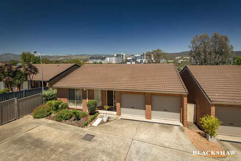 11/26 William Hudson Crescent Monash