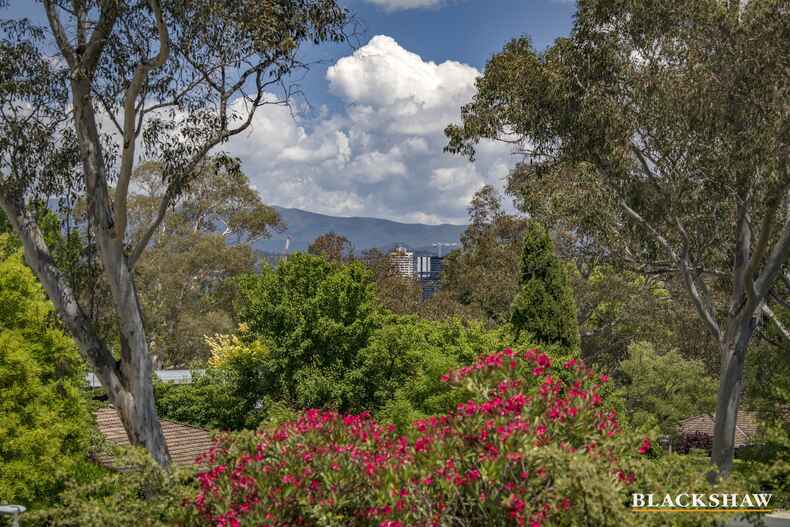 7 Curlewis Crescent Garran