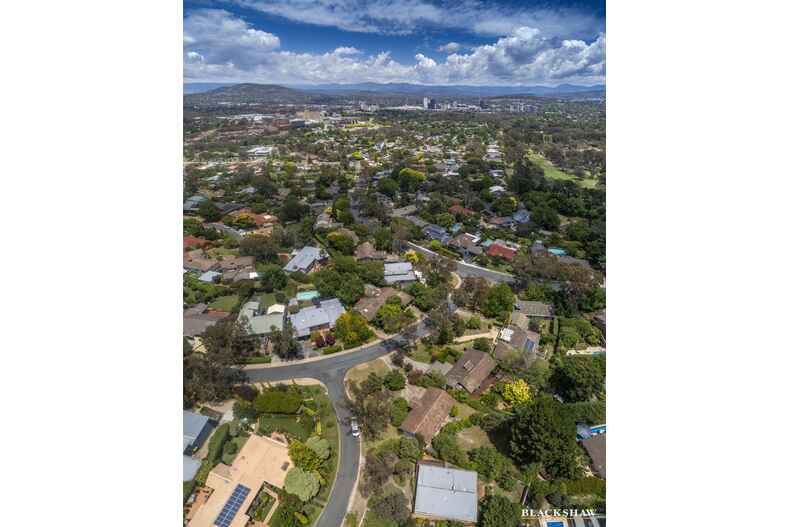 7 Curlewis Crescent Garran