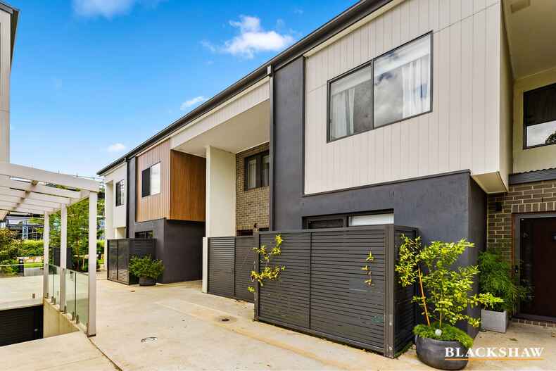 6/8 McGowan Place Dickson