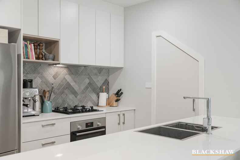 6/8 McGowan Place Dickson