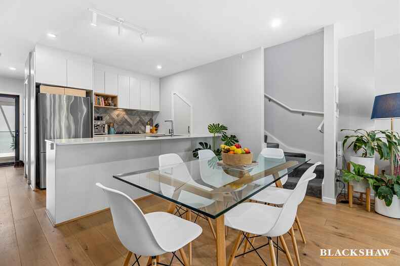 6/8 McGowan Place Dickson