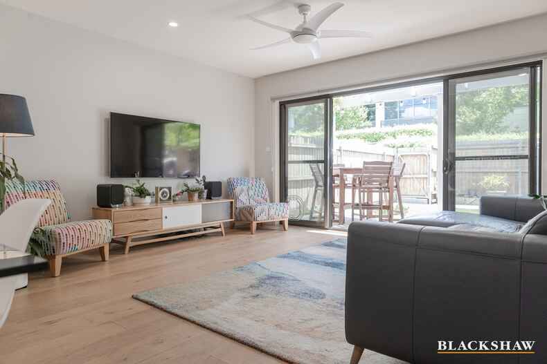 6/8 McGowan Place Dickson