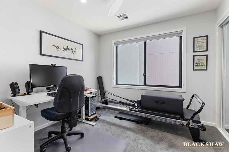 6/8 McGowan Place Dickson