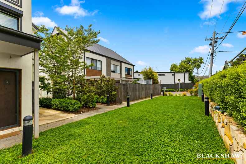 6/8 McGowan Place Dickson