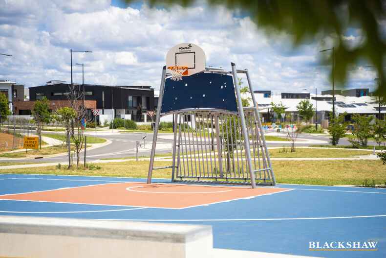 93 McDonagh Crescent Whitlam