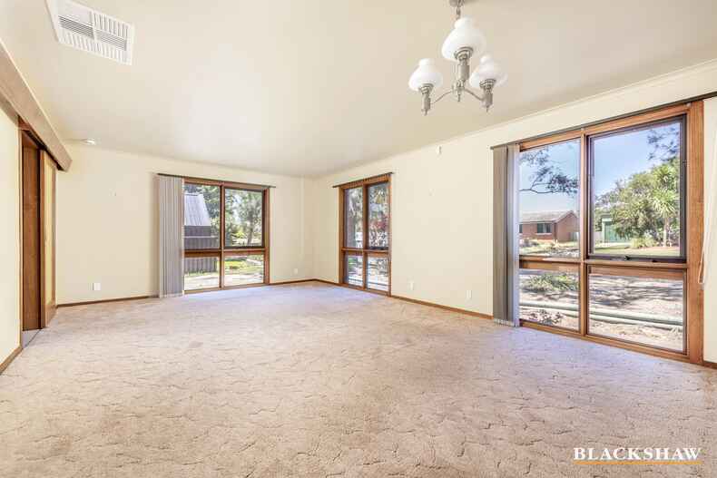 8 Hillebrand Street Page