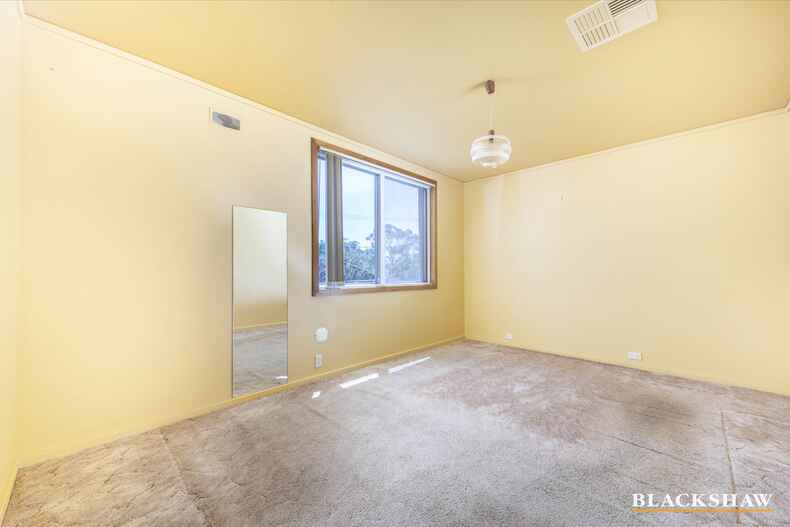 8 Hillebrand Street Page