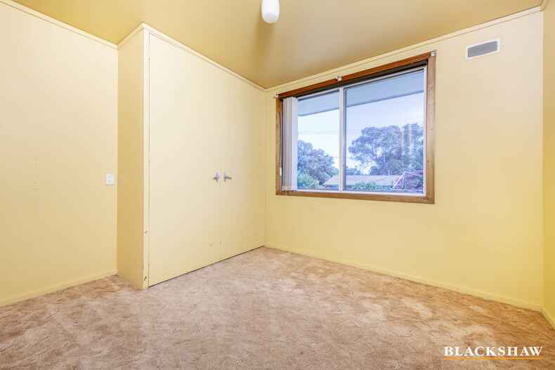 8 Hillebrand Street Page