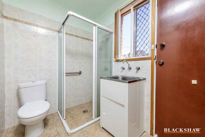 8 Hillebrand Street Page