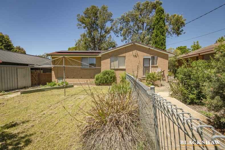 8 Hillebrand Street Page