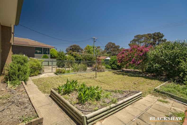 8 Hillebrand Street Page