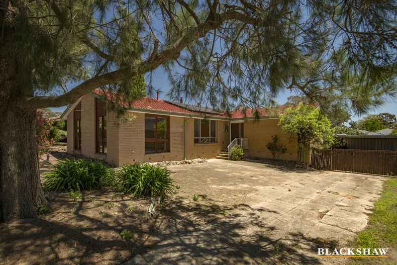 8 Hillebrand Street Page